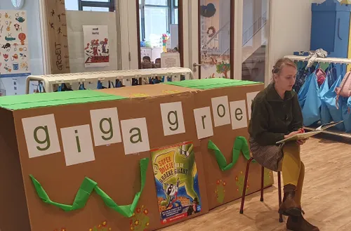 juf hanna leest voor