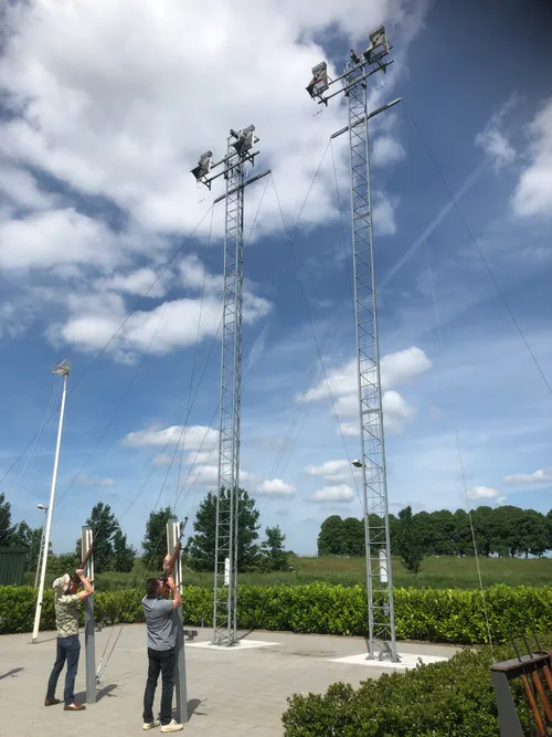 leden van het gilde in actie bij het schieten op de wip