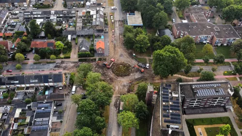 Wegwerkzaamheden rotonde Burgemeester Smeelelaan / Groenewoudlaan (foto: Airpro Waalwijk)