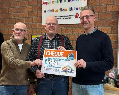 Cheque voor project "Willem goes Brasil"