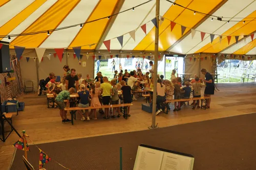 Gezelligheid in de tent - foto door Timo Klaasse