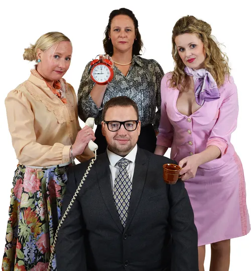 Directeur Hart met zijn secretaressen