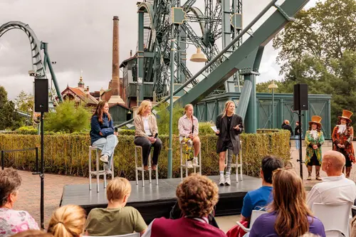 Efteling - Safestrap vlnr India Hoekman, Iris v Wijk, Veerle en Sophie-Anne Onland