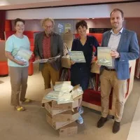 boekoverhandiging jurien kosterjpgrendition200320