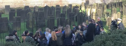 foto joodsse begraafplaats adoptieceremonie 2018