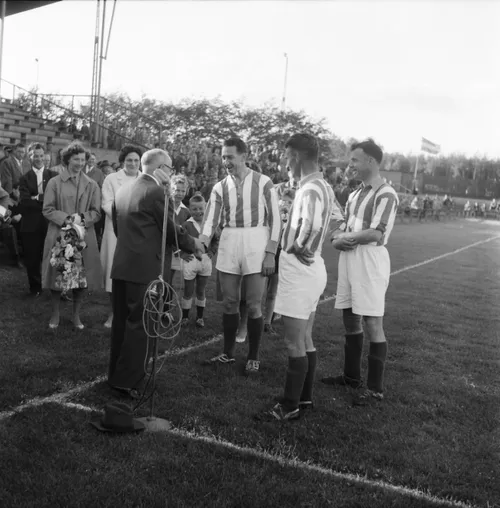 rein heij afscheid charley van de weerd frans beijer en henk looijs einde seizoen 1959 1960