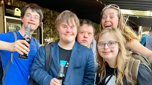 veerle met de circusartiesten7 r