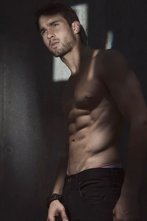 27dd215900000578 3050778 image a 20 1429774559788