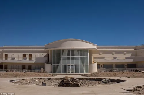 32cb81db00000578 0 image a 49 1459803944477