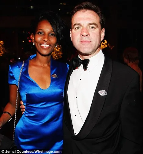 article 1250104 082d0d40000005dc 412 468x503