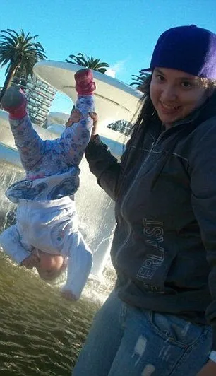 article 2158675 139660a6000005dc 15 306x532