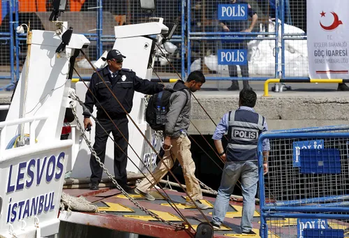 b7014a40d5f44955a0ede9ac472638c7 8