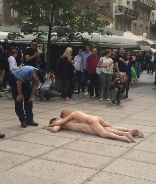 bxacvpmieaaf68i 584x690