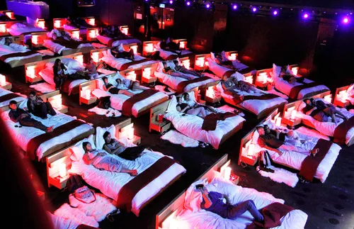 cinemas interior beds 880