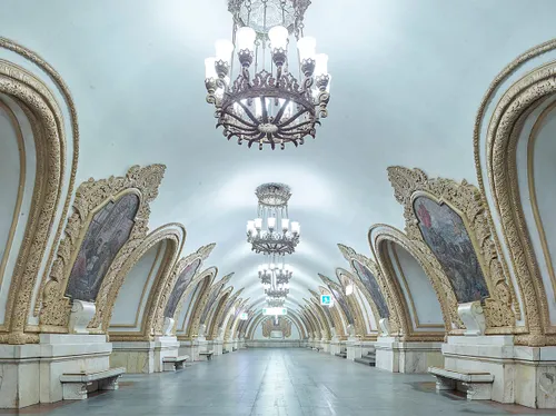 eventually he worked out an arrangement where he could rent out stations by the hour over the course of two weeks