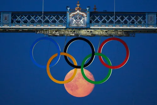 full moon olympic rings london bridge 2012