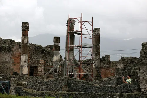 pillars supported at hous 003