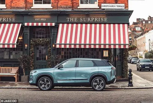 96076459-15310277-Only_12_months_after_Jaecoo_s_UK_launch_the_Jaecoo_7_became_the_-a-47_1763730787360