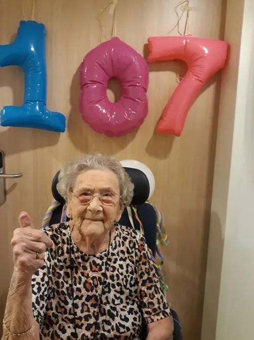 foto familie dien kruisbergen 107 jaar 1