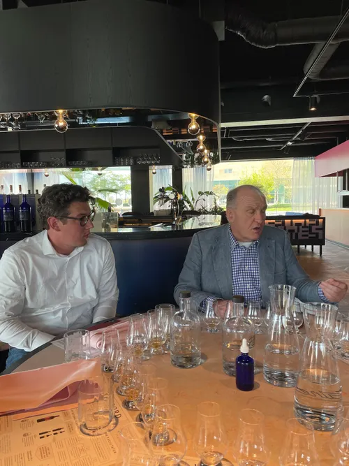 Dr. Dustin Herb en dhr. Mark Reynier