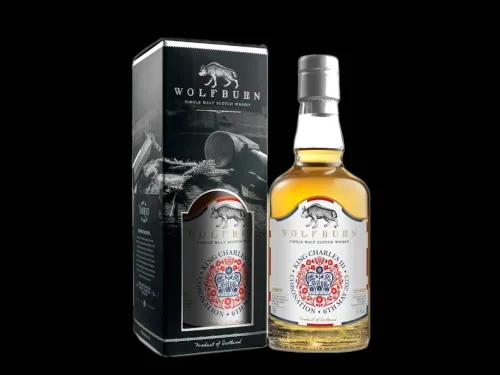 De Wolfburn Coronation whisky ter ere van de kroning van Charles III