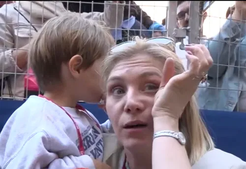 Sarah moest een traantje wegpinken tijdens het interview