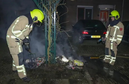 brand oud papier diepvoorde 02