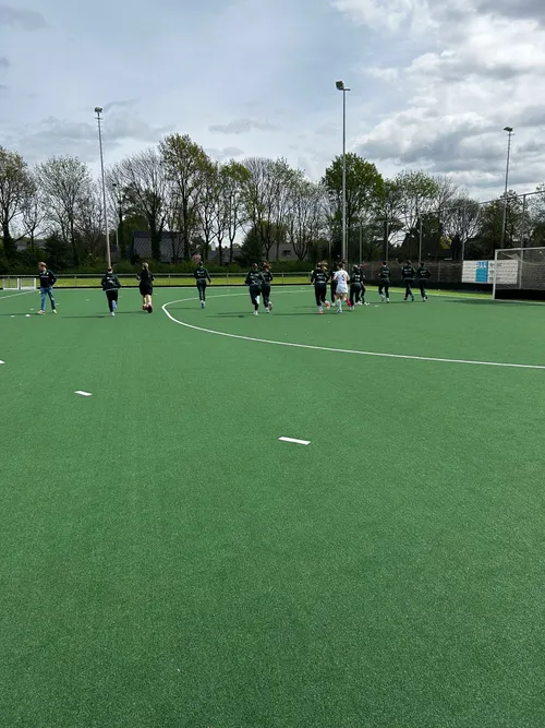 mhc wijchen vrouwen warming up april 2024