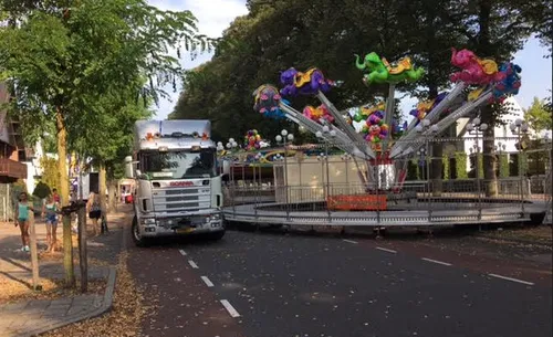 opbouw kermis wijchen 2016 01