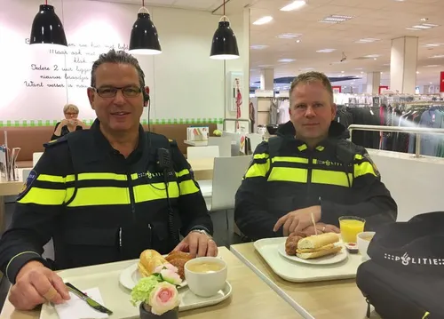politie wijchen ontbijten 01