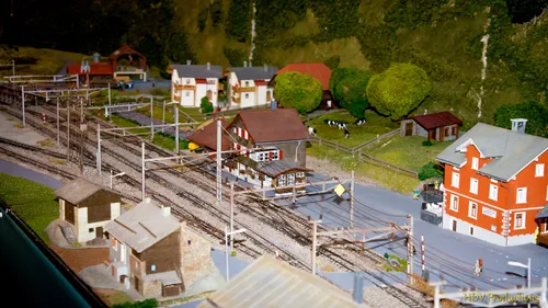 smalspoormodelbaan zwitsers 001