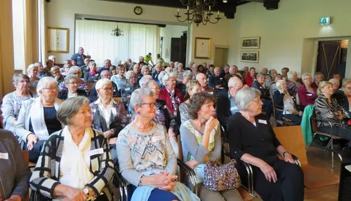 soamen op e28099n benkske 01