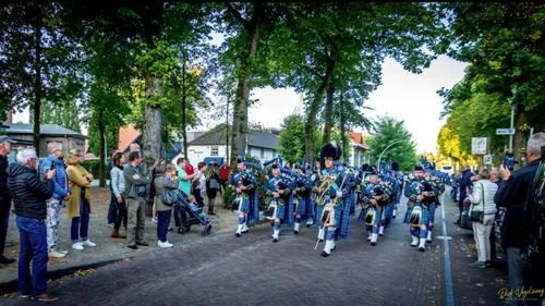 the royal air force waddington pipes and drums 01