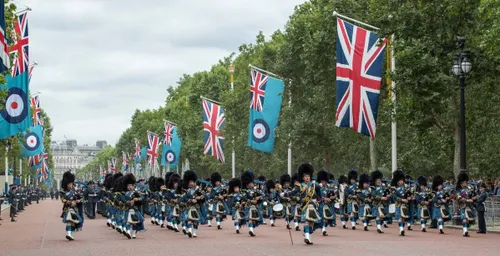 the royal air force waddington pipes and drums 02