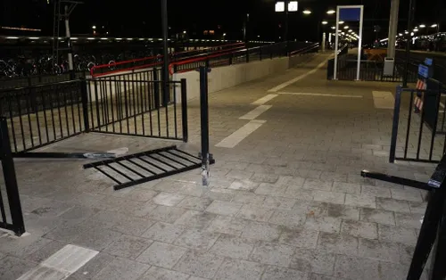 vernielingen station wijchen 02