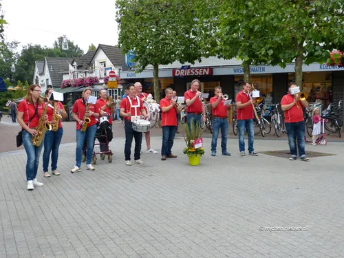 vierdaagse wijchen bloemen markt 00