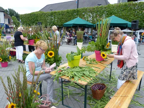 vierdaagse wijchen bloemen markt 16