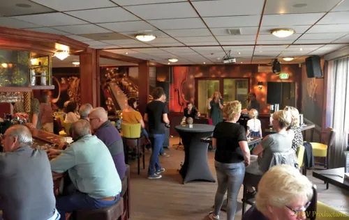 will the neighbours 02