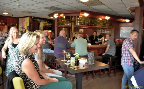 will the neighbours 04