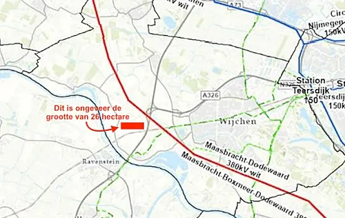 De rode lijn laat zien waar het landelijke hoogspanningsnet ligt. Het zoekgebied voor het nieuwe station van TenneT ligt ten westen van de A50. Bron: Esri Nederland
