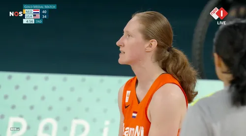 Ilse Arts tijdens de finale in Parijs. Foto: still uit tv-registratie NOS