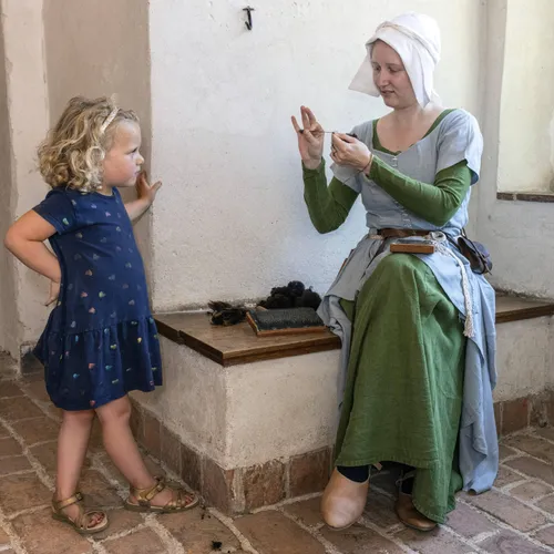 ambacht wol spinnen kasteel hernen min