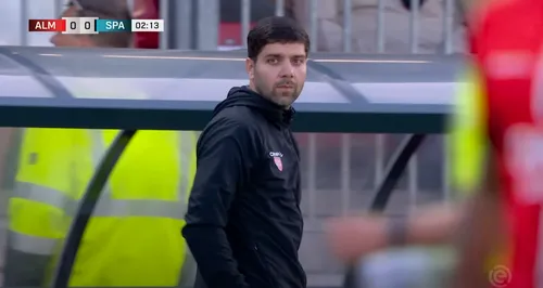 Anoush Dastgir bij het begin van de wedstrijd tegen Sparta. Foto: still uit wedstrijdsamenvatting NOS