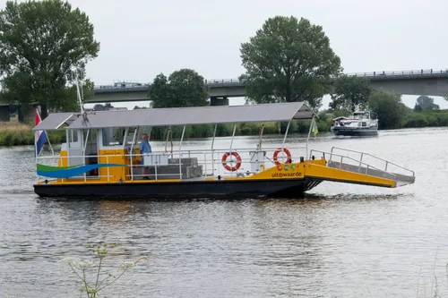 'Jeannes Veer' vaart tussen Ravenstein en Niftrik. Foto: Uiterwaarde