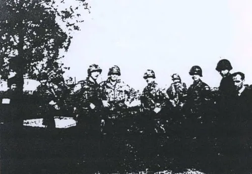 https___images.memorix.nl_niod_thumb_1000x1000_c57665e8-639c-fe6c-b4d5-66a35d7ffbc0