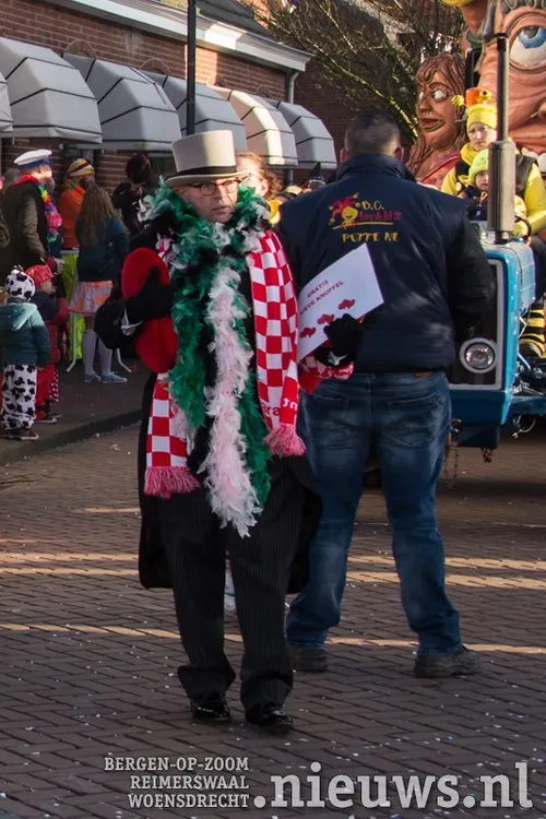 20180213 oss optocht 033 bordermaker