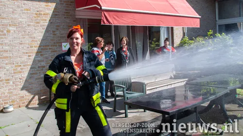 20200427 oss bloemenbrandweerbejaarden 006