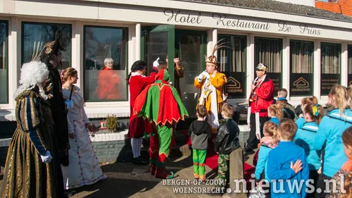 20220226 oss intocht 032