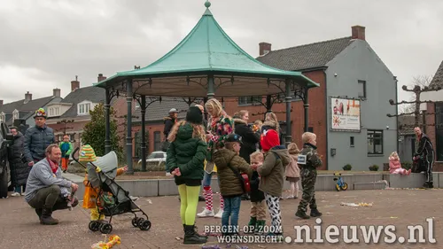 20230218 jkr oss intocht 000a