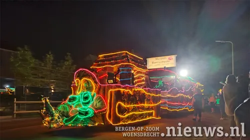 20230429 mm hoo lichtstoet 008